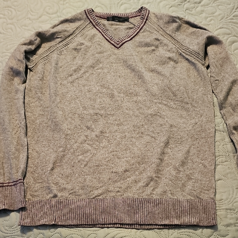 Raffi Shaya Wool/Cashmere/Cotton Heather Gray/ Burgandy V-Neck Sweater